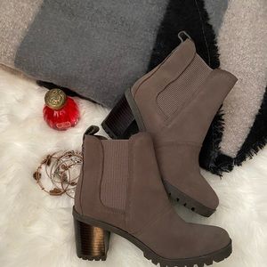 UGG taupe waterproof suede ankle boots size 8